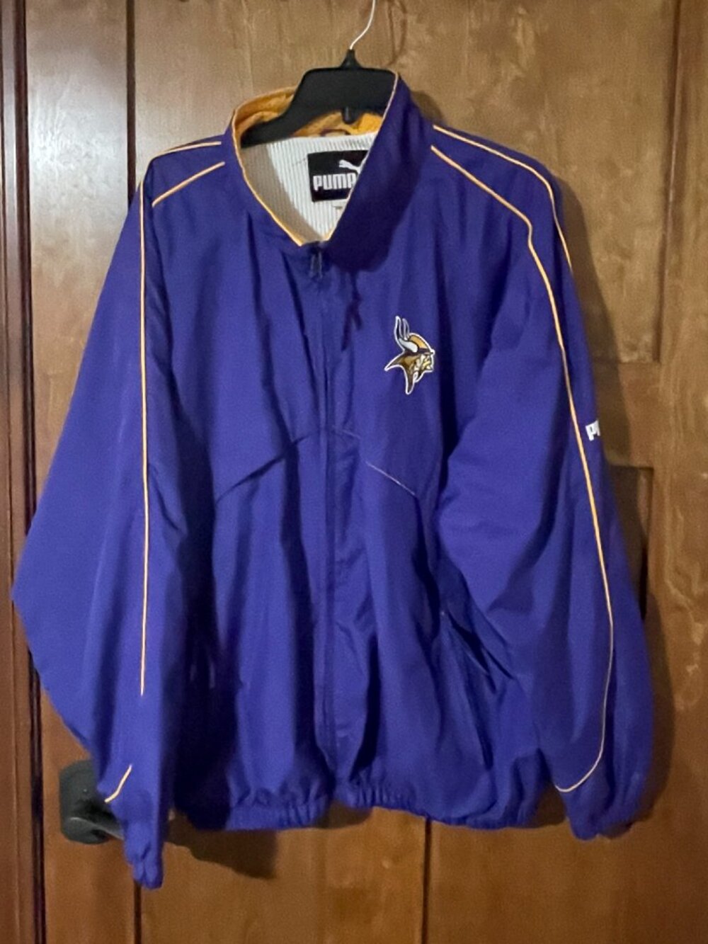 Vintage PUMA Minnesota Vikings NFL Mens L Purple Full Zip Windbreaker Jacket EUC